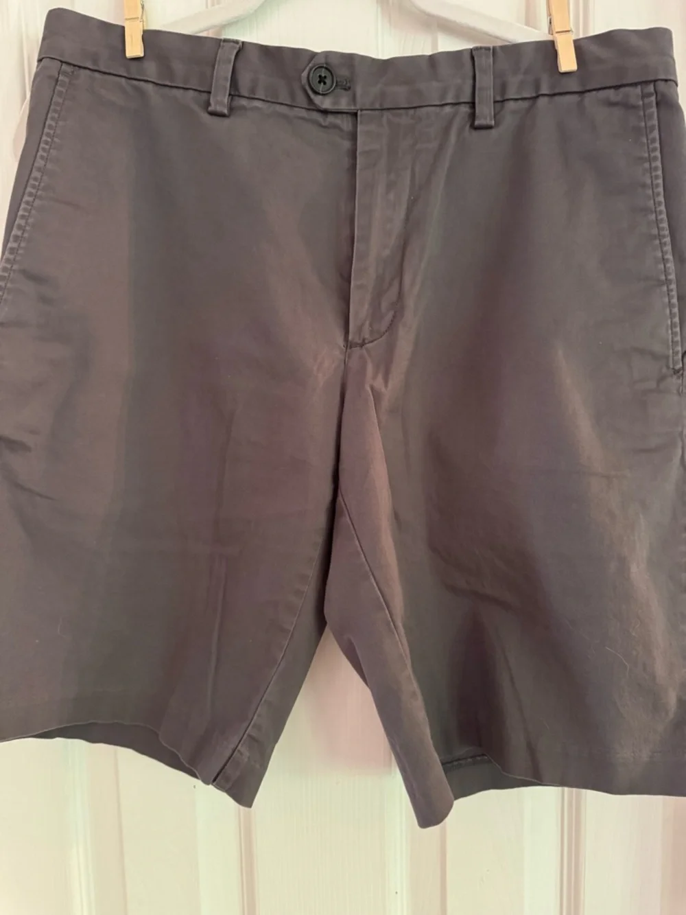 Banana Republic Men's Flat-Front Shorts Charcoal Gray Size 31